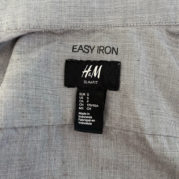 H&M Slim Fit Easy Iron Button-Down - Picture 3 of 3